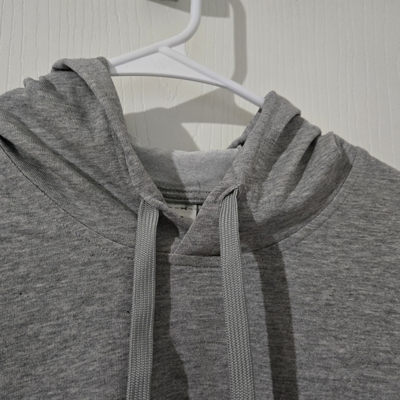 Medium Adidas Men's Heather Gray Hooded Pullover. - Picture 5 of 9